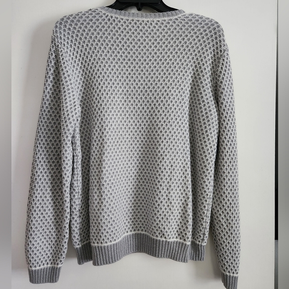 Grey and white sweater - Picture 2 of 2